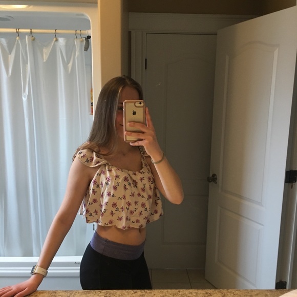 Crop top - Picture 2 of 3